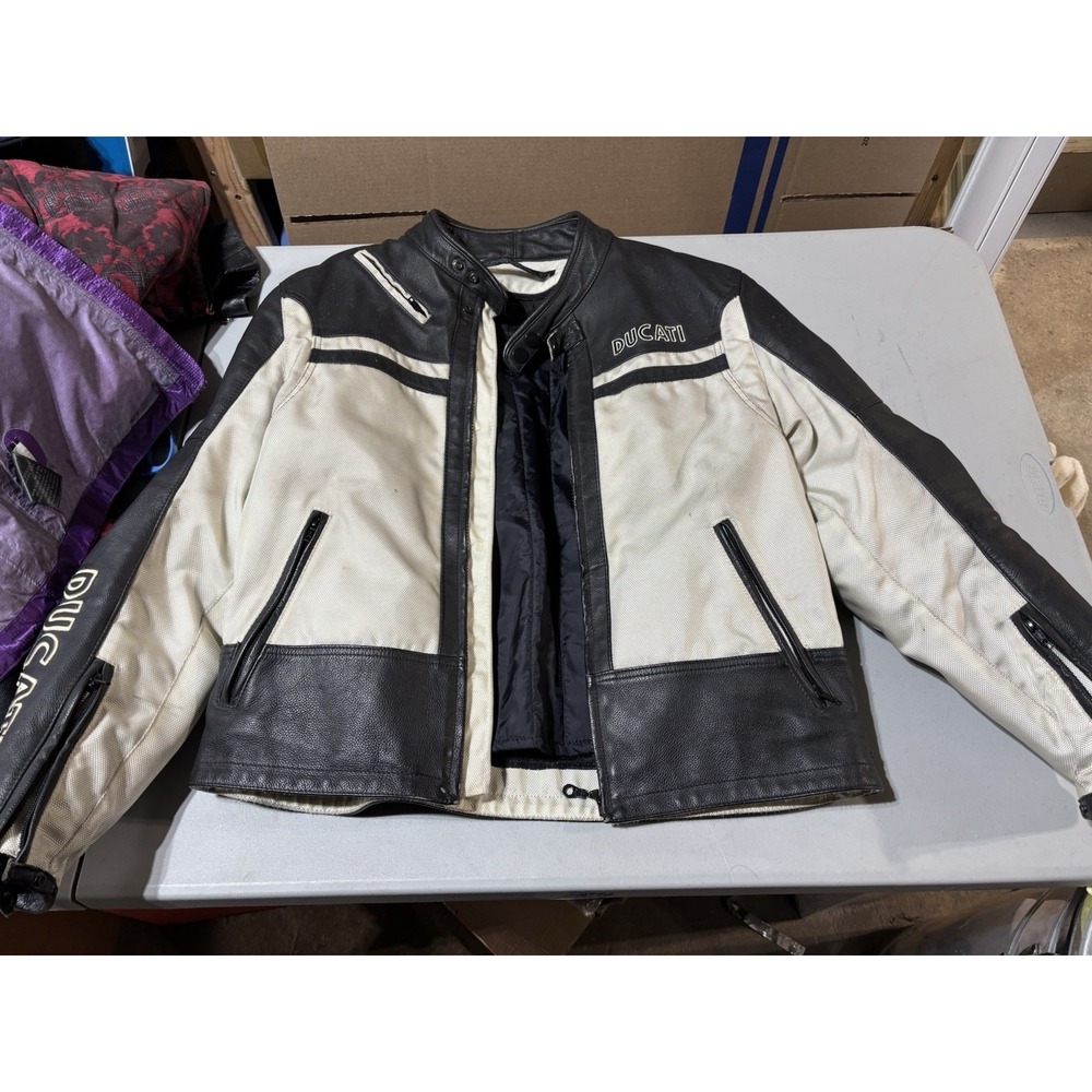 Vintage‎ Ducati Performance Leather Motorcycle Jacket Size XL (With Pad)